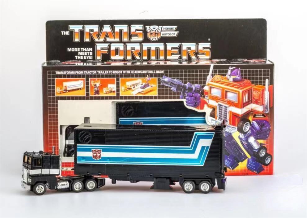 4th Party Optimus prime Transformers G1 reissue with trailer Black Limited version
