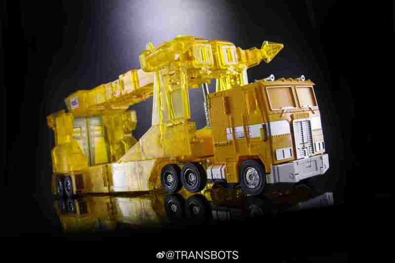 Pre-order XTransbots MX-22C yellow Ultra Magnus Transparent version Action Figure