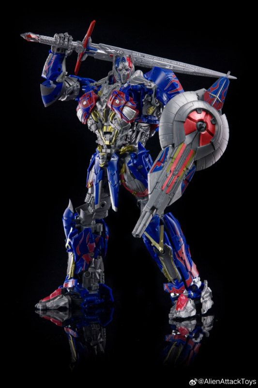 Pre-order AAT-02 King of Kavaliers Optimus Prime Transformable Action Figure