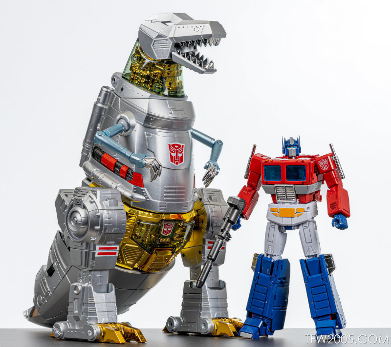 Pre-order Robosen Auto-Converting Programmable Grimlock G1 Flagship Edition