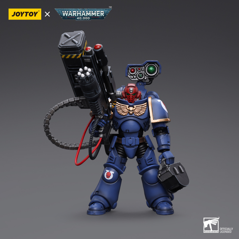 Preorder JoyToy 1/18 Warhammer 40K  Ultramarines Desolation Sergeant w/ Vengor Launcher