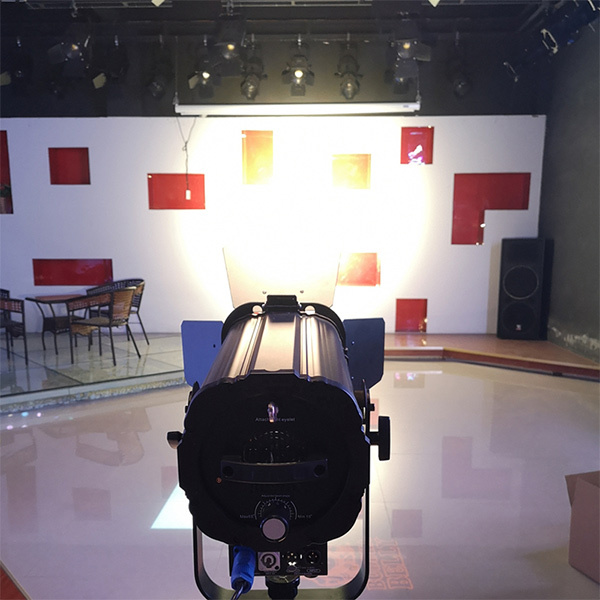 TV studio church 200W White Wash Led Profile