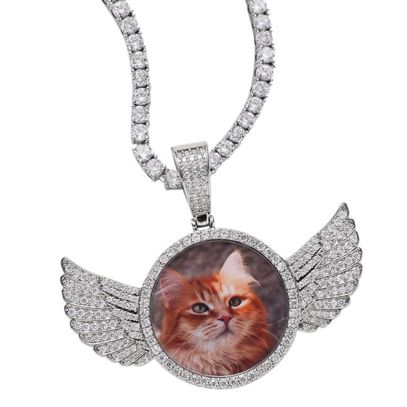 AMO CUSTOM PICTURE SINGLE SIDED WING ROUND PENDANT+FREE ROPE CHAIN