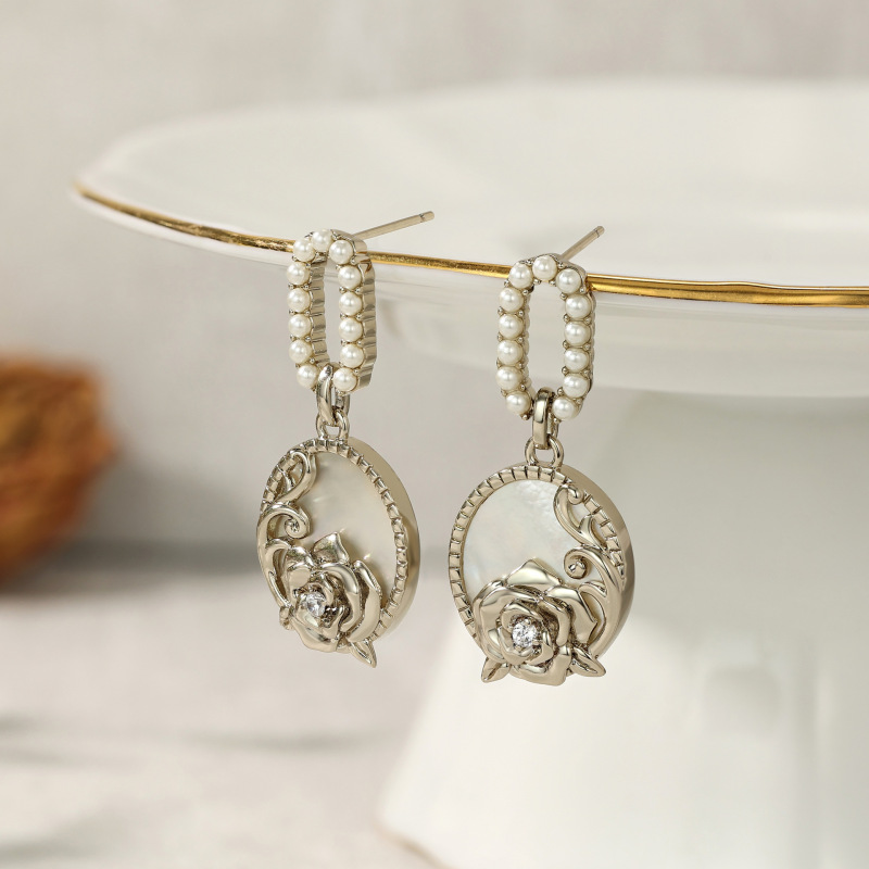 AMO FRENCH RETRO ROSE EARRINGS