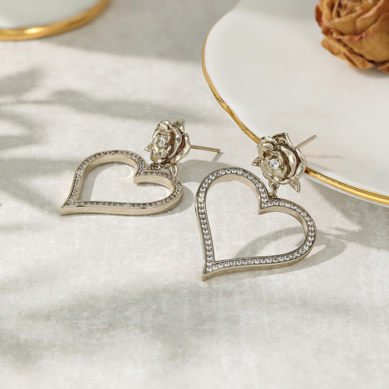 AMO FRENCH DESIGNER'S VALENTINE'S DAY ROSE NICHE FULL-DIAMOND HEART-SHAPED EARRINGS