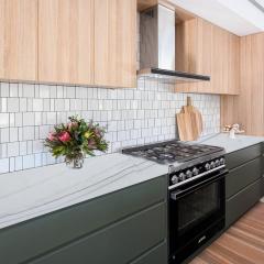 Unionlands Cabinetry Calacatta Destin Quartzite Countertops Slab For Kitchens