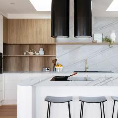 Unionlands Cabinetry Calacatta Destin Quartzite Countertops Slab For Kitchens