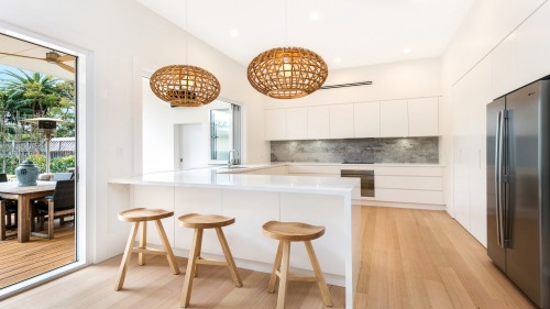 Unionlands Cabinetry Handleless Streamline Modern Kitchen Cabinet with L Shape Island