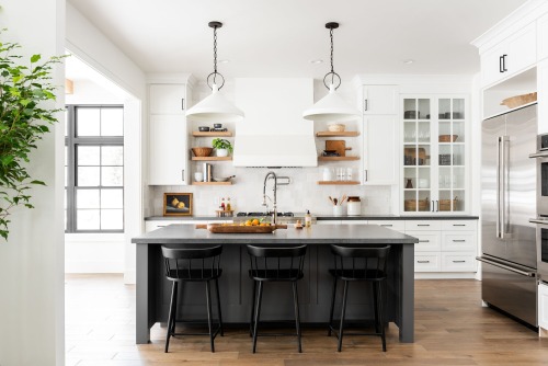 Unionlands Cabinetry Elegant Ultra High-end Two Tone Shaker Panel with Glass Door
