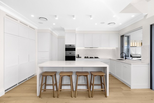 Unionlands Cabinetry Shaker Style Kitchen Cabinet Butlers Pantry in White Lacquer Simple Doors and Quartz Countertop Waterfall