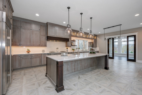Unionlands Cabinetry Maple Wood Stain Kitchen Cabinet with Quartz Countertop Island Open Kitchen