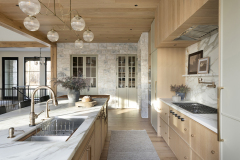 Unionlands Cabinetry Modern Kitchen Cabinet Timber Venner Slab Door and Slim Shaker Lacquer Finish Top Cabinet