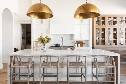 Unionlands Cabinetry American Framed Overlay Modular Kitchen Cabinets White Shaker Panel With Waterfall Countertop Island