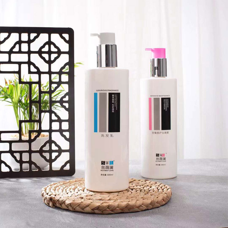 Smooth Moisture Shampoo and Conditioner