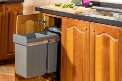 Tekey Corbeille Double Moderne Tirer Sortir Corbeille Porte Cuisine Corbeille Cachée Corbeille Plastique Cuisine Stockage Tiroirs Panier Armoires de Cuisine Tirer Corbeille Accessoires de Cuisine Organisateur Recyclage Corbeille de Cuisine Recyclage