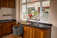 Tekey Corbeille Double Moderne Tirer Sortir Corbeille Porte Cuisine Corbeille Cachée Corbeille Plastique Cuisine Stockage Tiroirs Panier Armoires de Cuisine Tirer Corbeille Accessoires de Cuisine Organisateur Recyclage Corbeille de Cuisine Recyclage