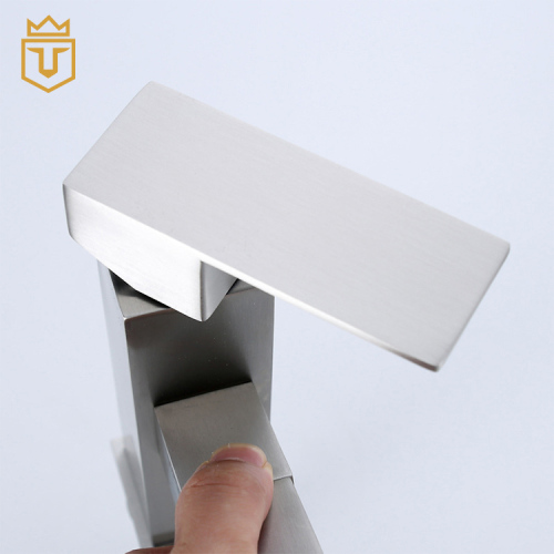 Hot Cold Water Mixer Bathroom Pull Out Basin Faucet