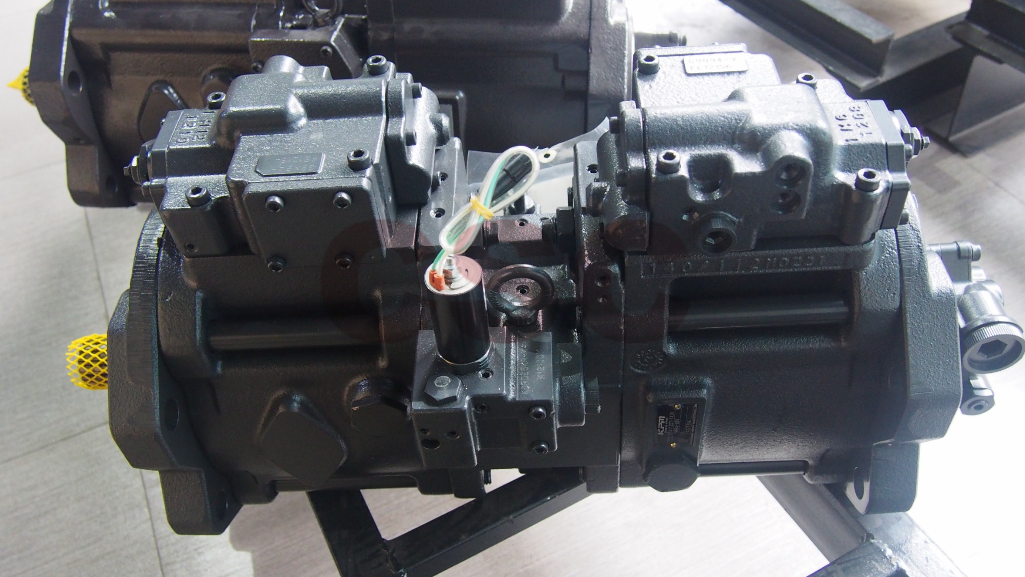 KPM-K3V112DT HYDRAULIC PUMP ASS'Y