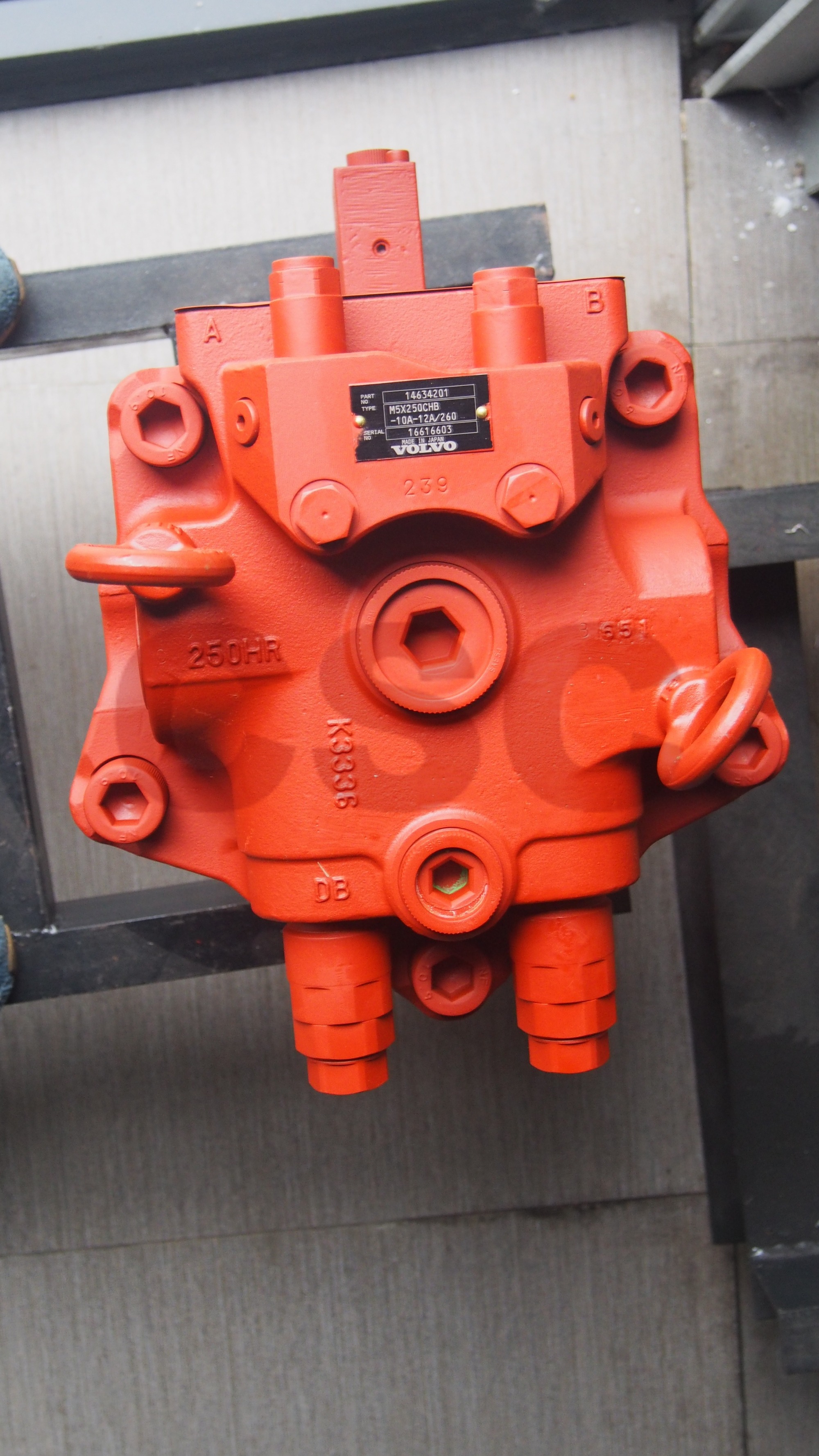 KPM-EC360/380/700/750/950/SY485 etc. M5X250 SWING MOTOR