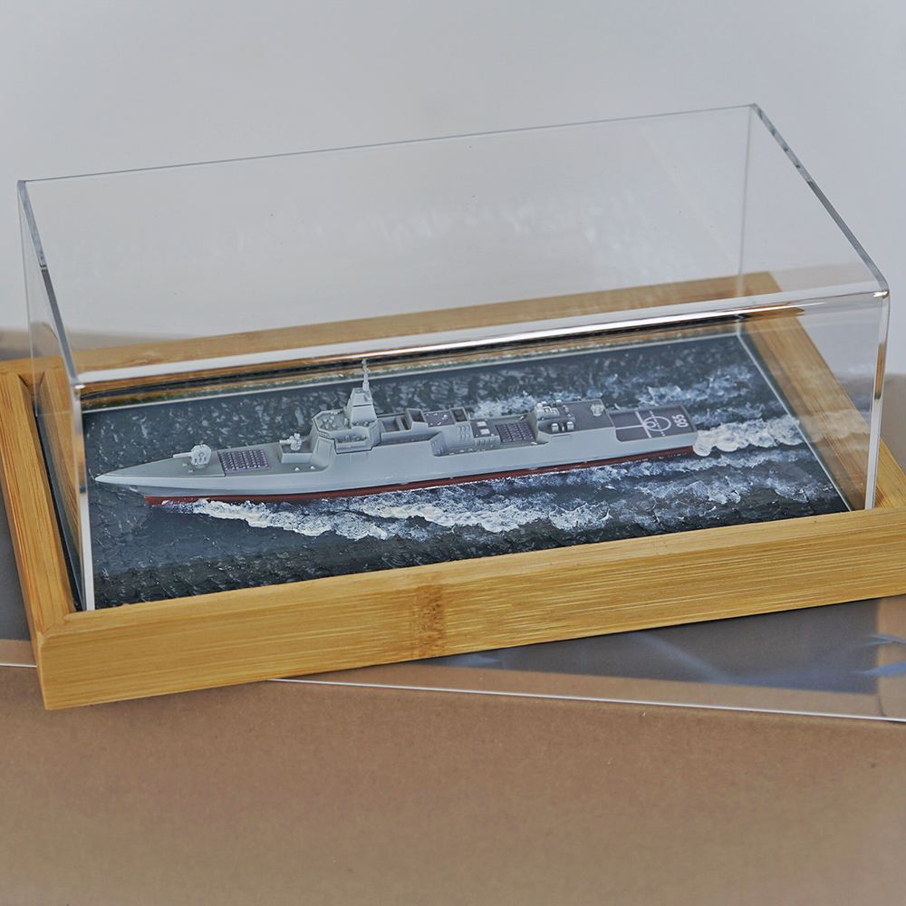 Mini 055 Large Destroyer Seascape Model Ornament