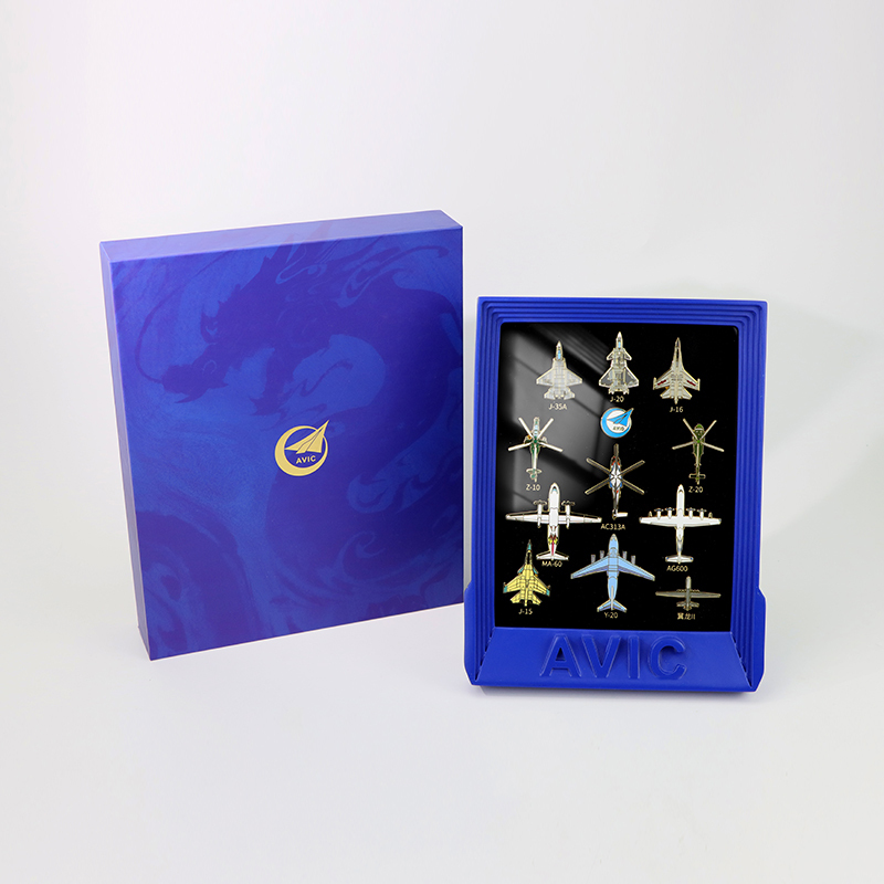 New Classic Badge Set Commemorative badge