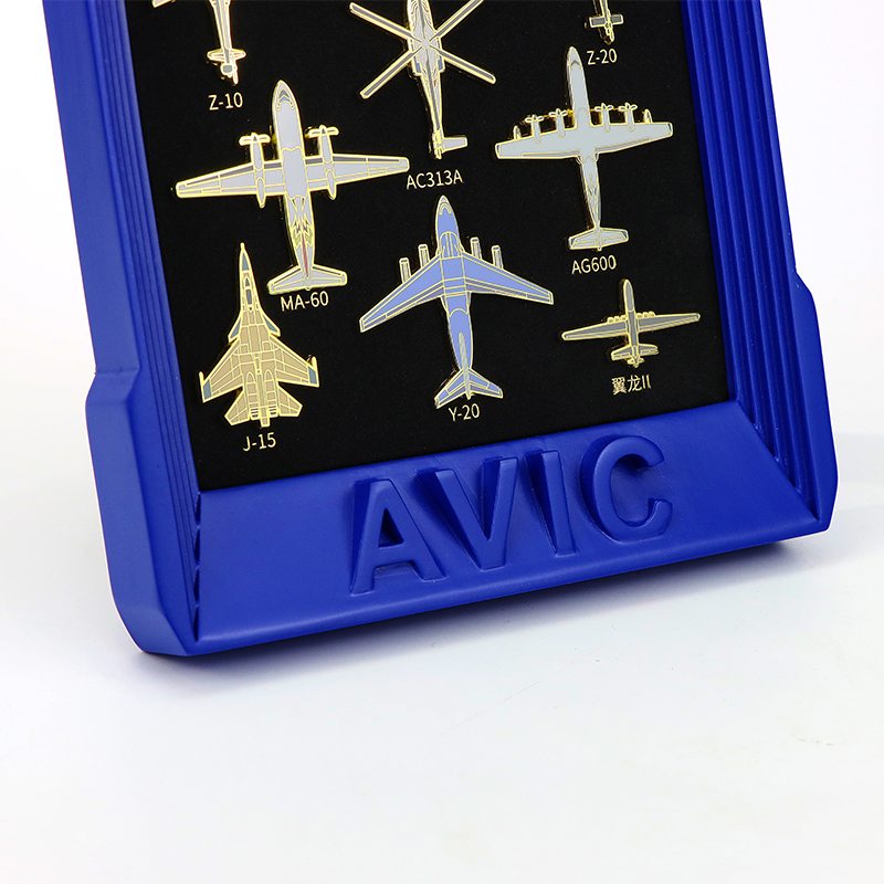 New Classic Badge Set Commemorative badge