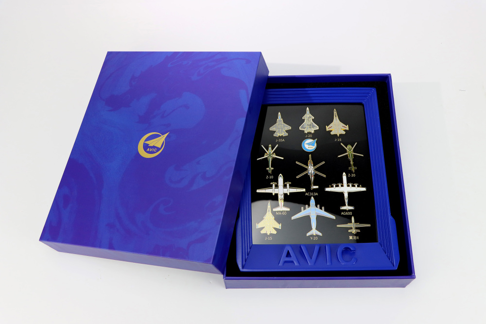 New Classic Badge Set Commemorative badge