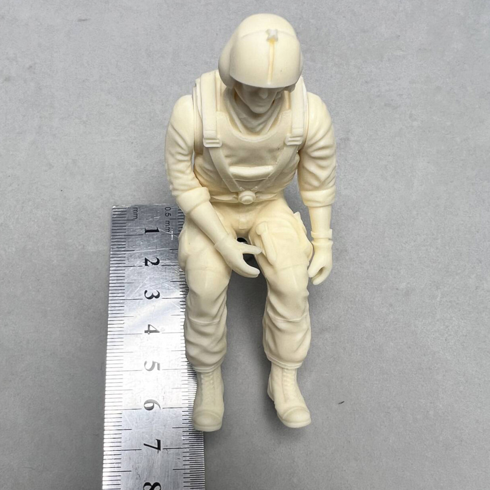 Roban Accessories Pilot Figurine to 500-class BO105 UH1N AH1