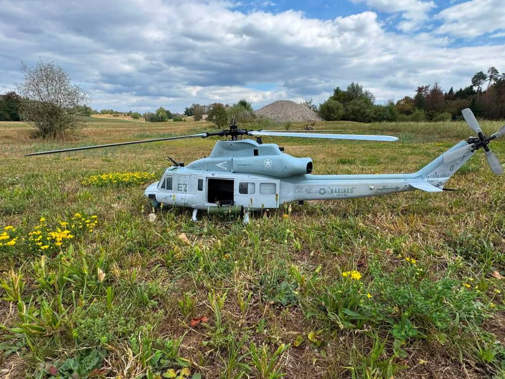 Goosky E7 UH‑1Y Venom 1:9 Scale Real‑Grade RC Helicopter