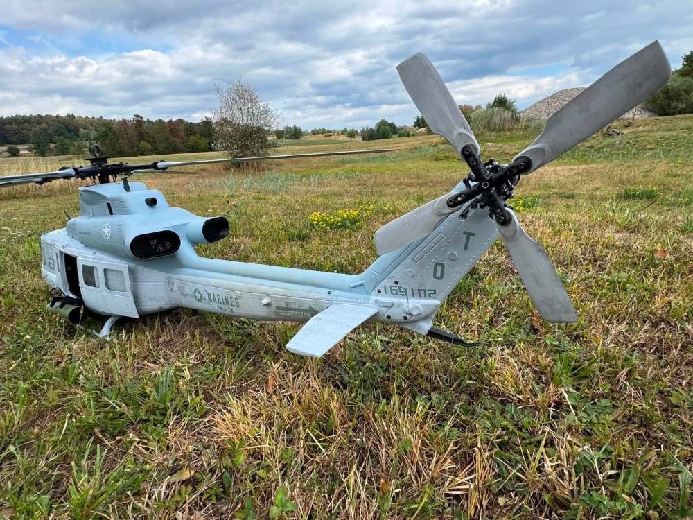 Goosky E7 UH‑1Y Venom 1:9 Scale Real‑Grade RC Helicopter