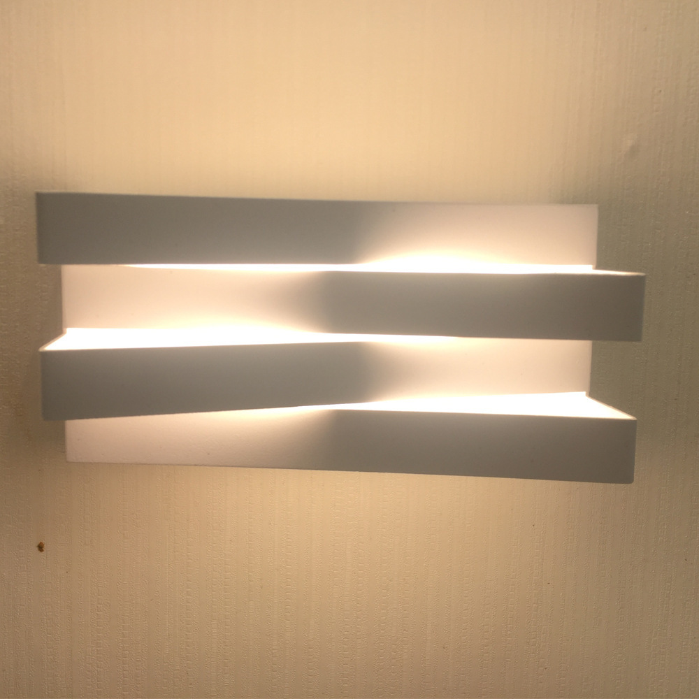 Bedroom wall lamp design