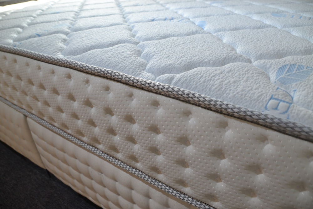 Pocket spring foam mattress