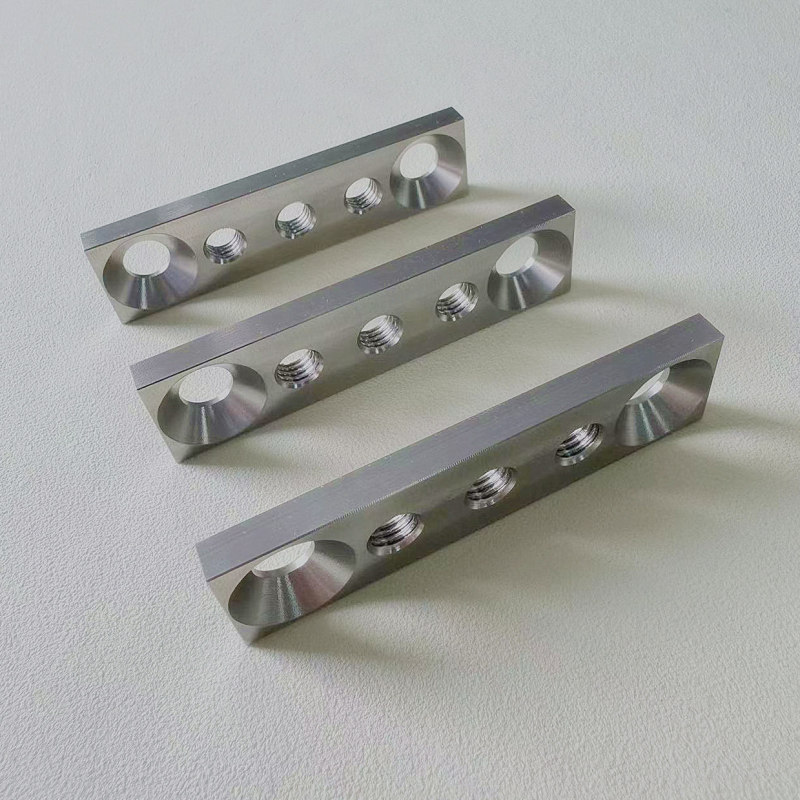 Customized Stainless Grade 304 CNC Machined fixture parts for Machinery assemby