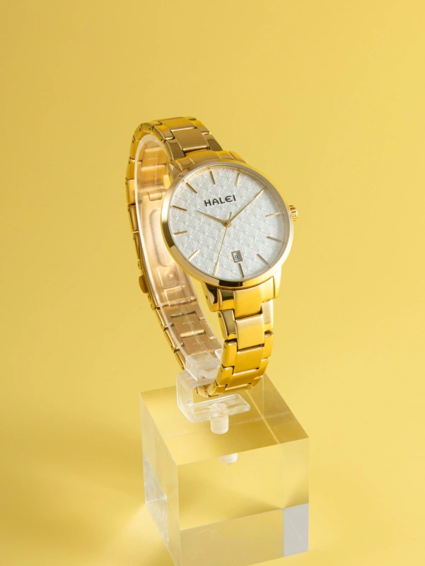 Luxury Steel Strap Quartz Watch and Bracelet Set for Women