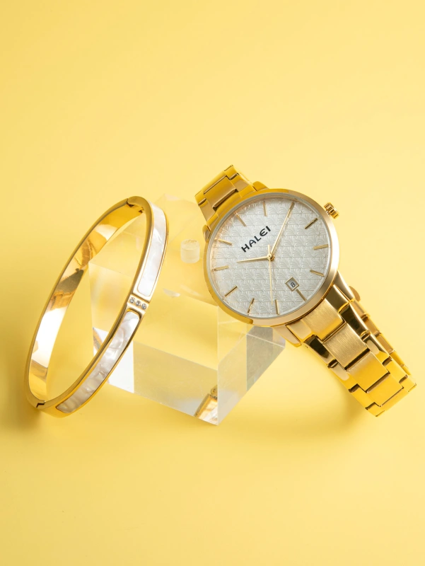 Luxury Steel Strap Quartz Watch and Bracelet Set for Women