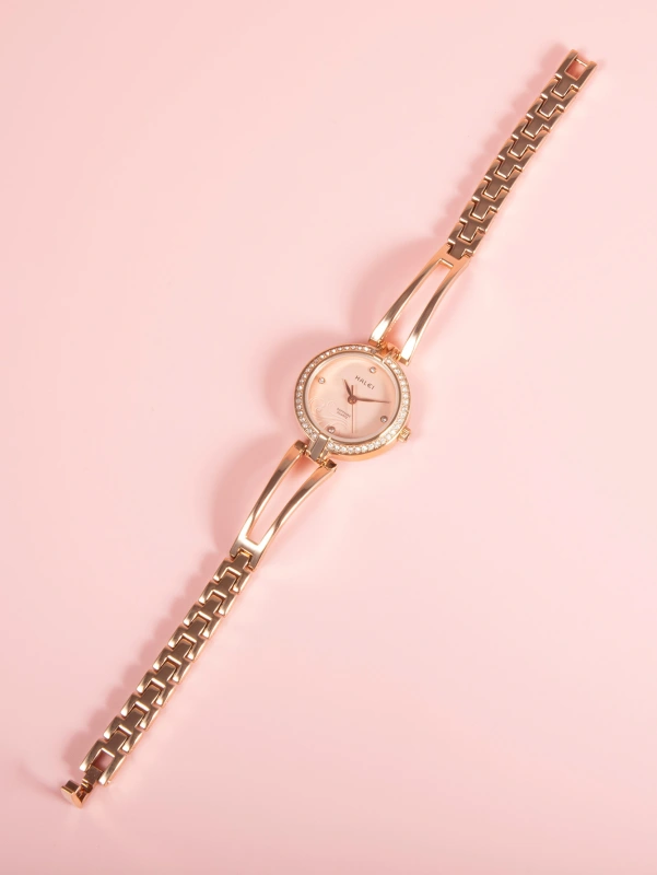Ladies Round Pointer Quartz Wrist watch With Bracelet