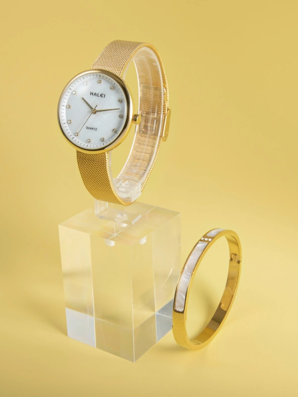 Ladies Mesh Strap Quartz Wristwatch With Bracelet