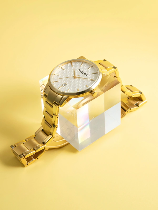 Luxury Steel Strap Quartz Watch and Bracelet Set for Women