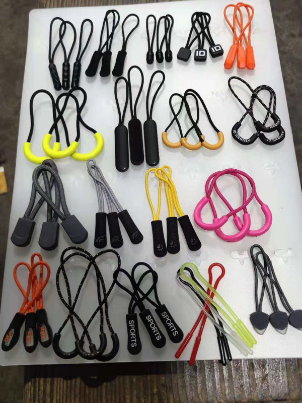 Custom silicone & PU & TPR & pvc Zipper Pulls Zipper Tab silicone and PVC material for Backpacks Jackets Luggage Purses Handbags