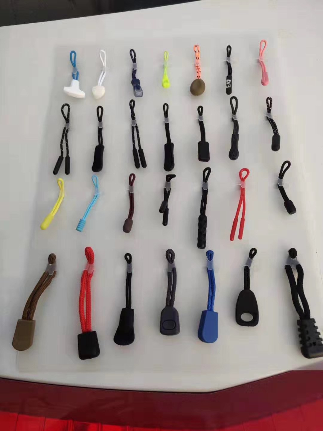 Custom silicone & PU & TPR & pvc Zipper Pulls Zipper Tab silicone and PVC material for Backpacks Jackets Luggage Purses Handbags