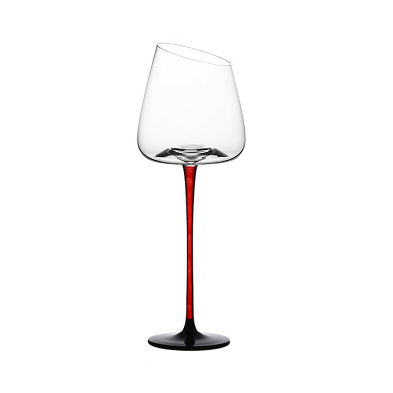 What is the main difference in the quality of goblet wine glasses?