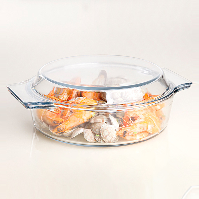 Glass baking dish with lid