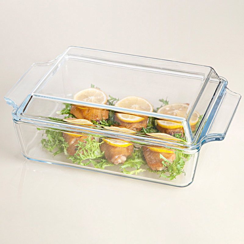 Glass baking dish with lid