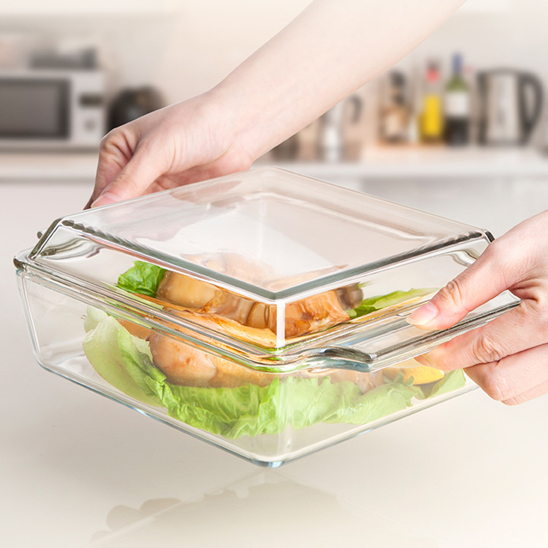 Glass baking dish with lid