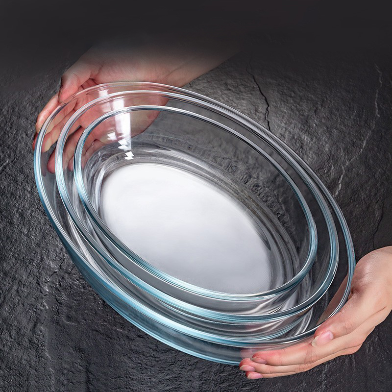 Oval glass baking dish for fish