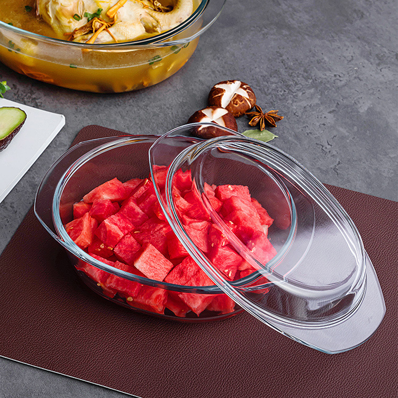 Oval anchor hocking baking dish with lid