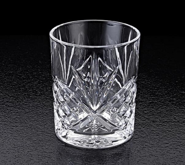 Whisky tumbler glass
