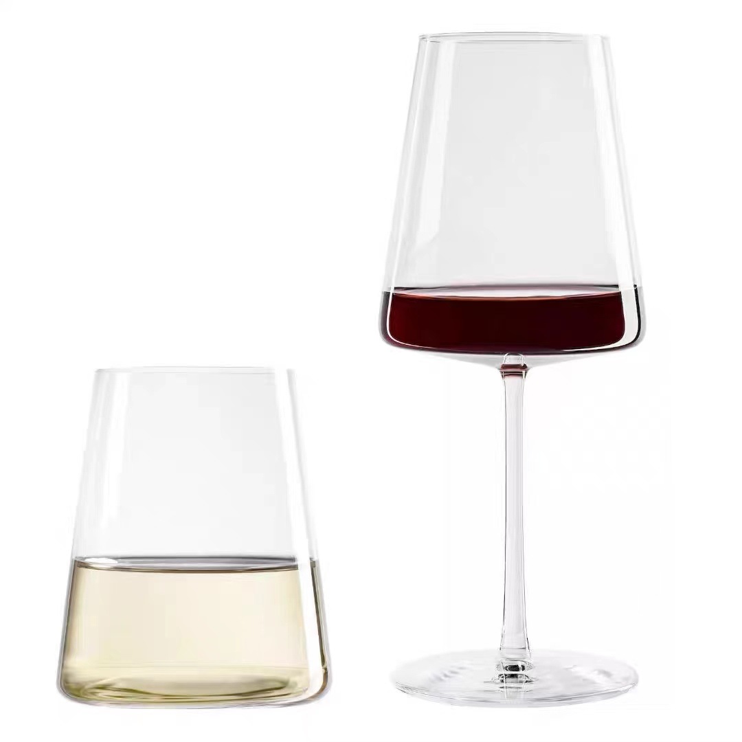 Red wine glasses flat bottom