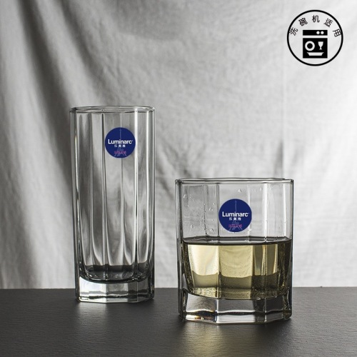 Bulk water glasses
