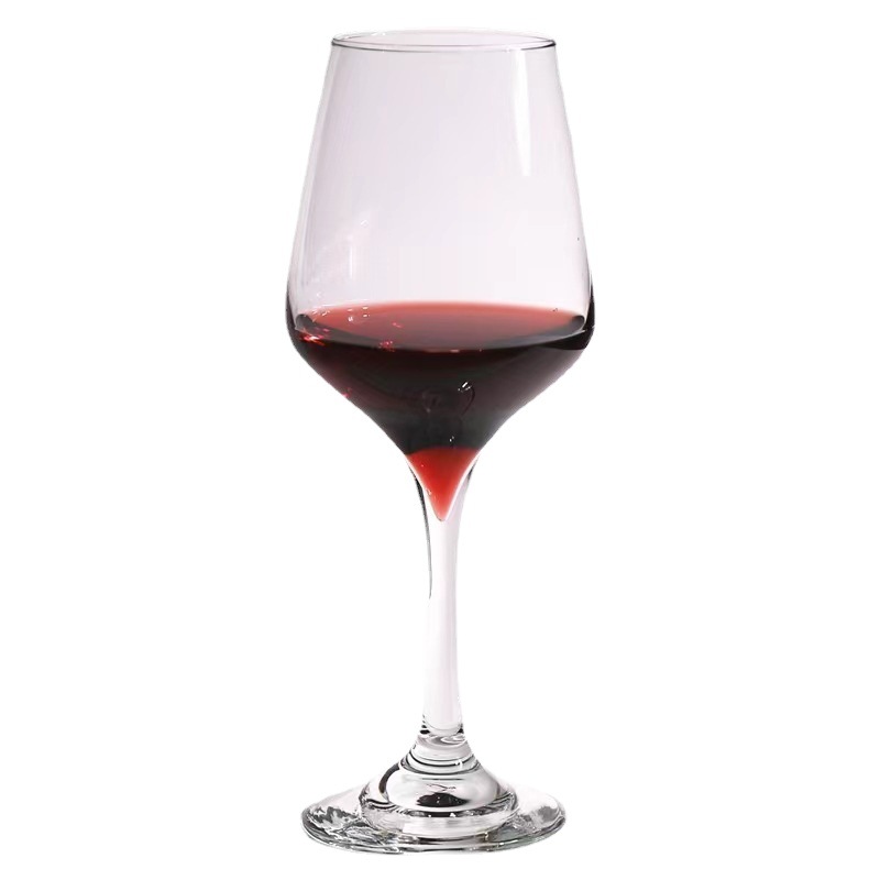 Red white wine glasses